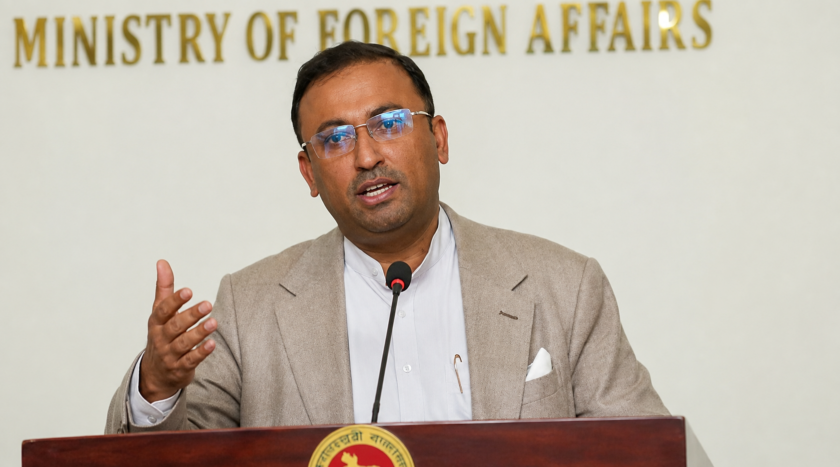 হুমায়ুন কবির ব্রিটিশ নাগরিকত্ব: হুমায়ুন কবির কি ব্রিটিশ নাগরিকত্ব ত্যাগ করেছেন? যে প্রশ্নে বিতর্ক