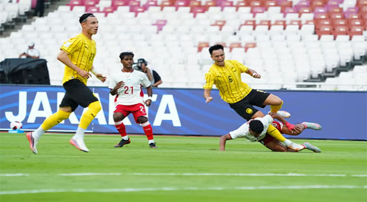 বাংলাদেশ ফুটবল ম্যাচ: মালয়েশিয়ার কাছে ৩-০ গোলে হার বাংলাদেশ, হামজারাও ব্যর্থ