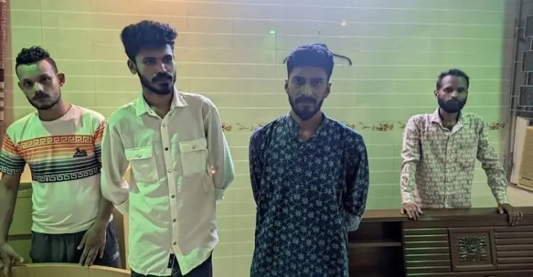 বাকৃবির গেস্ট হাউজে ইয়াবা সেবনের অভিযোগ, আটক ৪